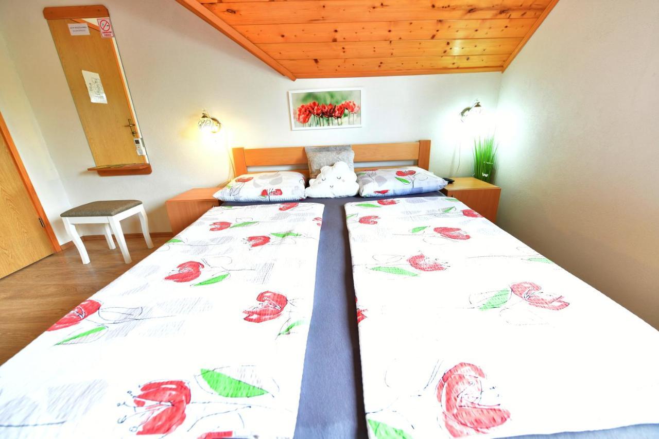 Rooms Toni เซลิสเต เดรซิสโก ภายนอก รูปภาพ